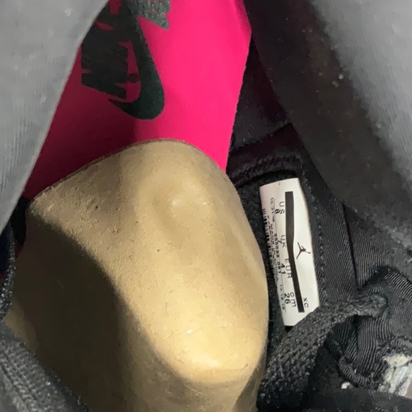 Nike Air Jordan 1 Retro - Picture 4 of 5